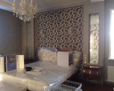 фото Наклейка обоев