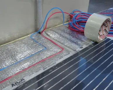 фото Монтаж инфракрасного теплого пола