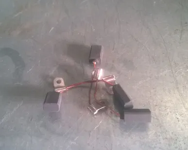 фото ЭЛЕКТРОЩЕТКА • ЭГ-8 6.3Х10Х18 •