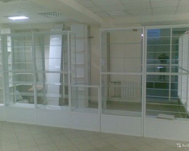 фото Торговая мебель: витрины, прилавки, стеллажи