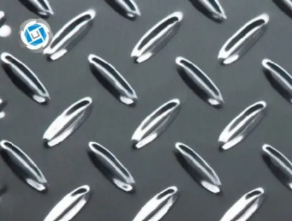 Фото №0 Лист нерж. рифленый AISI 304 (08Х18Н10); 2; 1,25х2,5 М, 2B Мат.зеркало