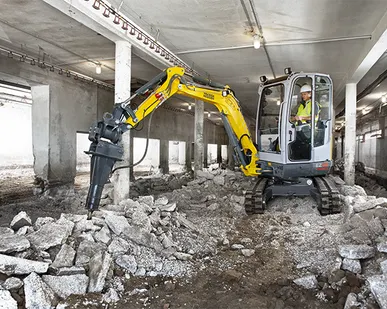 фото аренда мини экскаватора молотом