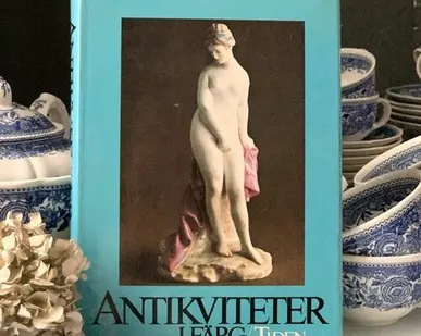 фото Книга про антиквариат на шведском языке