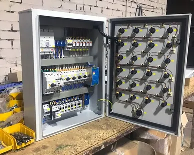 фото Монтаж щита управления вентиляцией