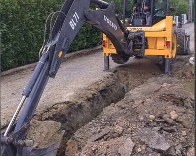 фото Рытье траншей под водопровод