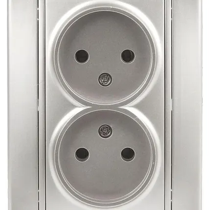 Фото №1 Розетка СП Plano 2х2P 1-204-03 16А-250В IP20 алюм. Intro Б0030066