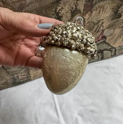 Фото №0 Елочная игрушка Желудь 9 см