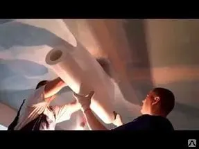 Фото №0 Наклеивание стеклохолста на потолок