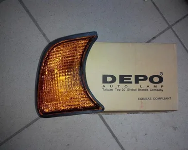 фото Поворотник передний правый желтый BMW E34 (Бмв Е34)
