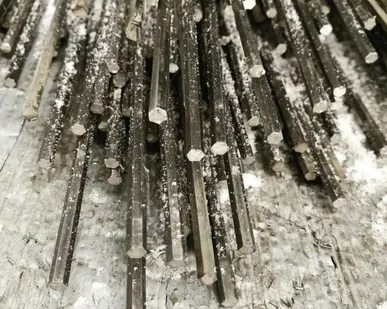 фото Шестигранник 17 мм ст 09г2с ГОСТ 2879