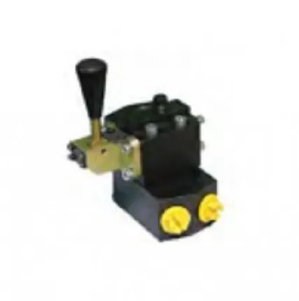 Фото №0 Распределитель гидравлический трехпозиционный с ручным управлением и разгруженной нейтралью ГР-3ИР-2