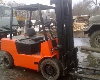 фото Вилочный погрузчик 3 тонны в аренду
