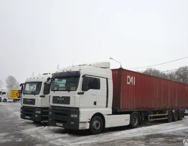 фото Перевозка контейнеров, услуги тралов и площадок
в