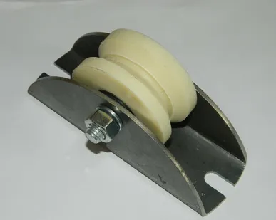 фото РОЛИК КАПРОЛОН D 50ММ ПОД ТРУБУ 1/2 (15ММ)НА ПЛАТФОРМЕ