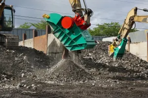 Фото №11 Дробильный ковш / навесная щековая дробилка UEDA NUJ-300 в Москве