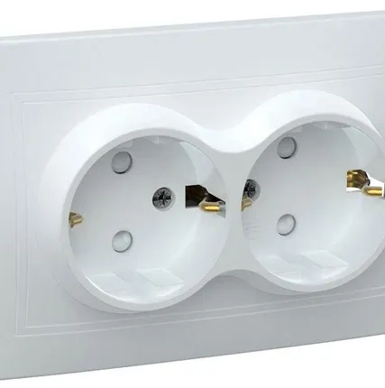 Фото №0 Розетка 2-м СП Кварта 16А РСш12-3-КБ защ. шторки с заземл. IP20 бел. ИЭК ERK21-K01-16-DM