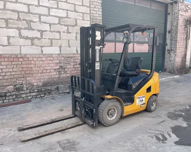 фото Дизельный вилочный погрузчик в аренду