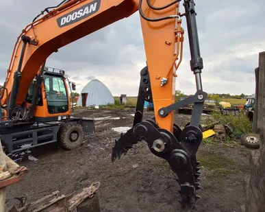 фото Активно работающие корчеватели пней