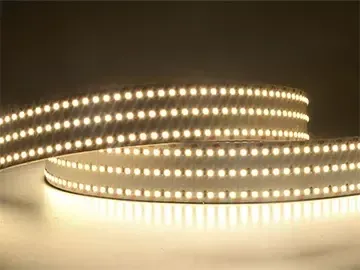 фото Светодиодная лента LC-2835-24DW384 30 Ватт/м IP33 нейтральный белый