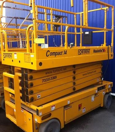 Фото №0 Ножничные электрические подъемники Haulotte Compact 14 в аренду