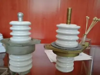 фото Изоляторы проходные фарфоровые
