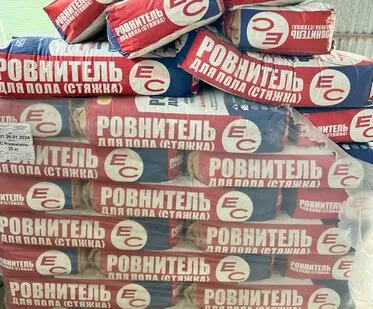 фото Выравнивающаяся смесь