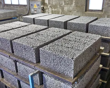 фото Блок строительный керамзитобетонный полнотелый стеновой КСЛ-ПР-39 (СКЦ-2)