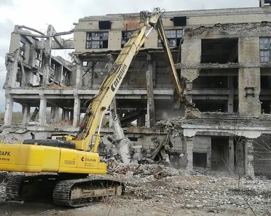 фото Разрушитель на базе экскаватора Komatsu