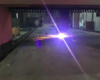 фото Резка листа толщиной 10 мм