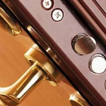 Фото №0 Установка двери металлической под ключ