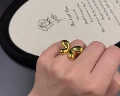 фото Кольцо «Butterfly wings» в золотом оттенке 17 размера