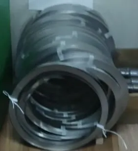 фото Лента стальная для бронирования