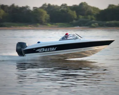 фото Bester-530 bowrider катер