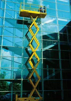 Фото №0 Ножничные электрические подъемники Haulotte Compact 12 в аренду