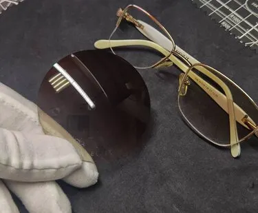 фото Окрас полимерных линз градиент (серый, коричневый)