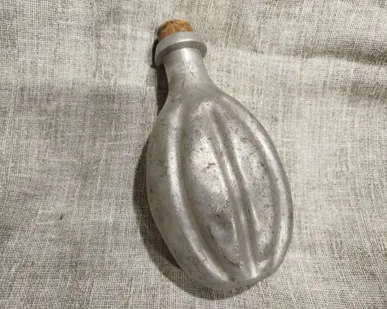 фото Фляжка Австрийская 1909 год .