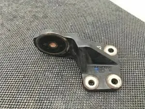 фото бывший в употреблении крепежный блок кожуха воздушного колеса для двигателя caterpillar 3126