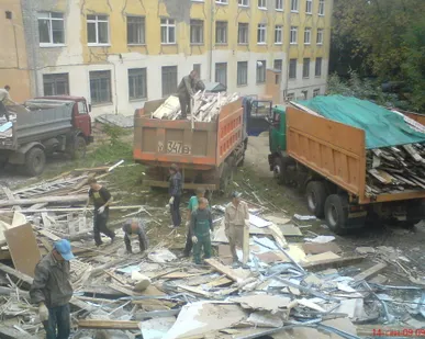 фото Разнорабочие на уборку строительного мусора