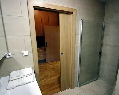 фото Установка внутреннего откатного дверного блока шт