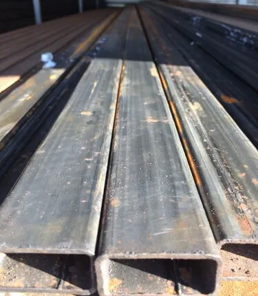 Фото №0 Труба 40 : 20 : 2 мм