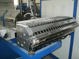 Фото №2 Плоскощелевая экструзионная линия в Новосибирске