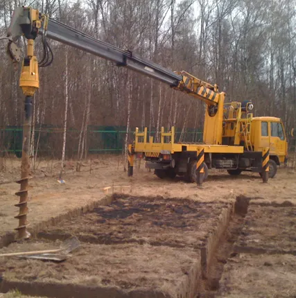 Фото №0 Аренда ямобура на базе манипулятор(стрела 10м, глубина 12м), ГАЗа 66.