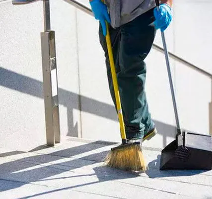 Фото №0 Уборка территории и промышленных помещений