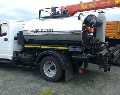 фото Автогудронатор ДС-C41R13 на шасси ГАЗ-C41R13