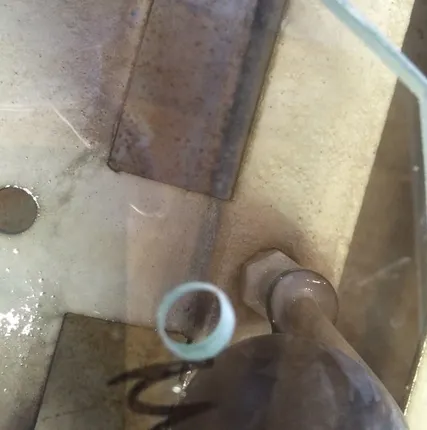 Фото №0 Сверление отверстий на стеклах для иномарок