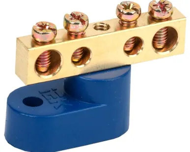 фото Шина нулевая ШНИ-6х9-4-У1-С на одном угловом изоляторе ИЭК YNN10-69-4C1-K07