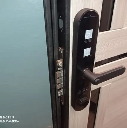 Фото №0 Установка электронных "умных" замков во входные двери.