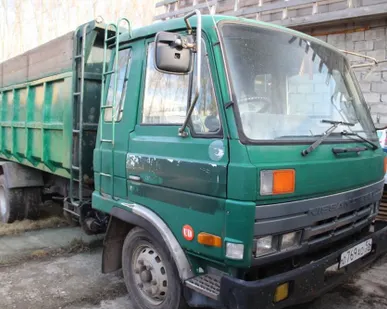 фото Грузовики Nissan