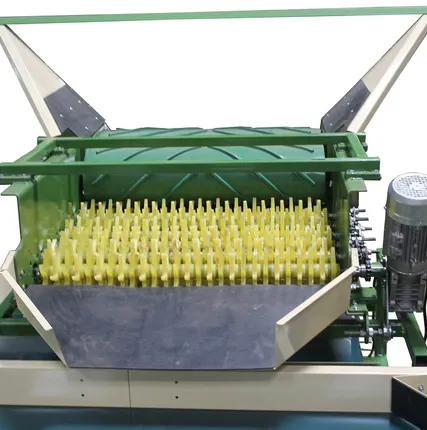 Фото №2 бункер приемный для овощей и картофеля с установкой для отбивки от земли КЛП-2