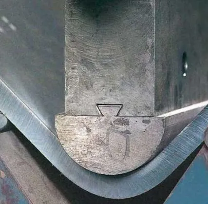 Фото №0 Гибка листовой стали до 100 шт (длина заготовки от 1500 до 2500 мм)